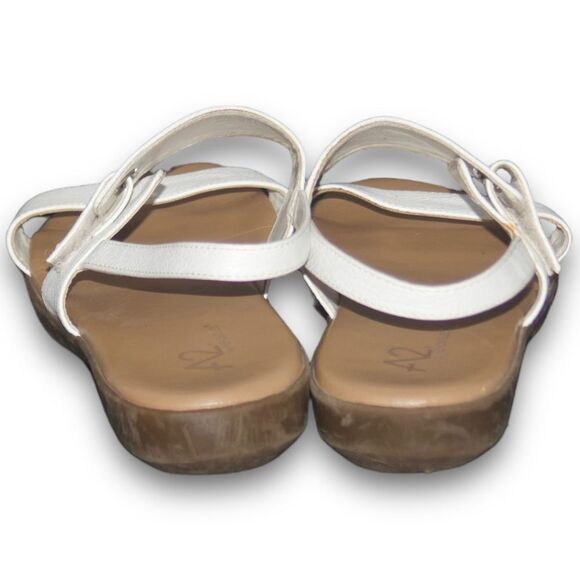 A2 Aerosoles White Sandals size women's 8 - Picture 6 of 11
